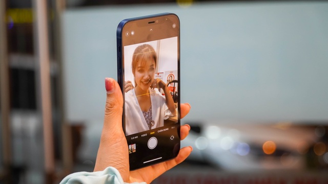 Trên tay iPhone 12 tại Việt Nam, giá từ 25 triệu đồng - 4