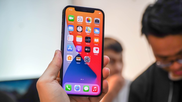 Trải nghiệm iPhone 12 Pro tại Việt Nam, giá từ 31 triệu đồng - 2 Trải nghiệm iPhone 12 Pro tại Việt Nam, giá từ 31 triệu đồng - 2