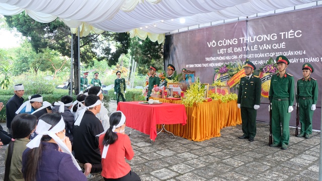 “Sao anh bỏ mẹ con em nơi đất khách quê người mà đi…” - 1 “Sao anh bỏ mẹ con em nơi đất khách quê người mà đi…” - 1