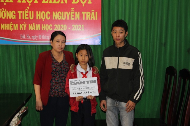 Bạn đọc Dân trí giúp đỡ cô học trò mồ côi ở Đắk Nông hơn 100 triệu đồng - 1 Bạn đọc Dân trí giúp đỡ cô học trò mồ côi ở Đắk Nông hơn 100 triệu đồng - 1