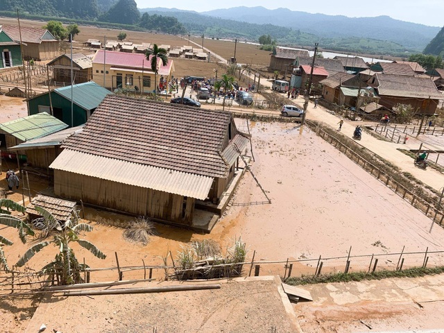 Bodies of two jungles found washed away by floods - 2