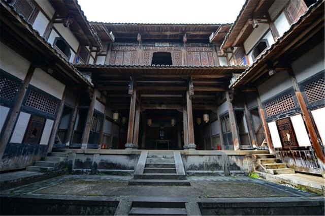 Bí ẩn xung quanh nhà cổ nặng 10.000 tấn nằm ẩn mình trong rừng sâu - 9 Bí ẩn xung quanh nhà cổ nặng 10.000 tấn nằm ẩn mình trong rừng sâu - 9