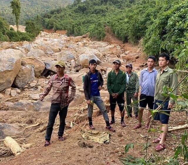 The landslide that buried the 4 jungle camps: all 4 bodies found - 1