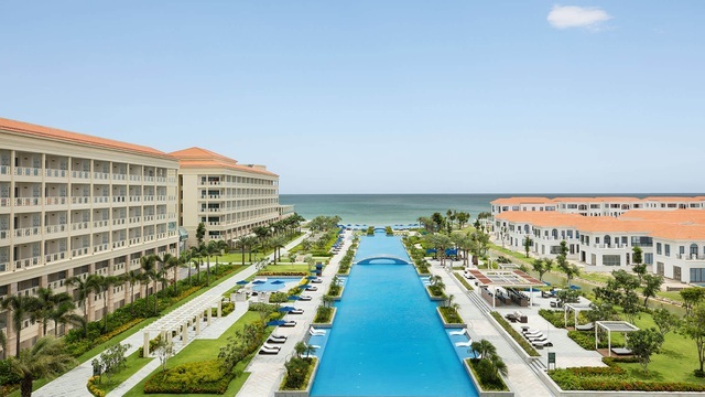 Lỗ hàng trăm tỷ đồng, chủ khách sạn Sheraton Đà Nẵng nhận thêm tin buồn - 1 Lỗ hàng trăm tỷ đồng, chủ khách sạn Sheraton Đà Nẵng nhận thêm tin buồn - 1
