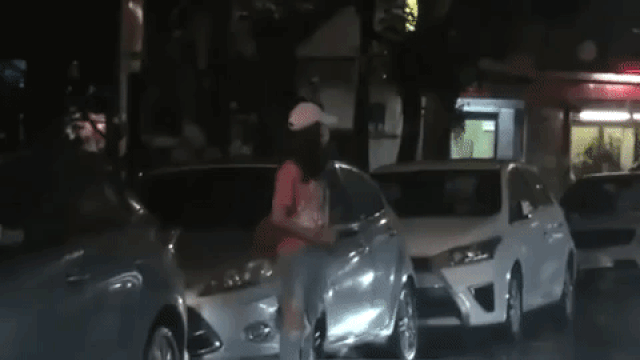 Lâm Tâm Như xoá ảnh Hoắc Kiến Hoa sau màn cãi nhau trên phố - 2 Lâm Tâm Như xoá ảnh Hoắc Kiến Hoa sau màn cãi nhau trên phố - 2
