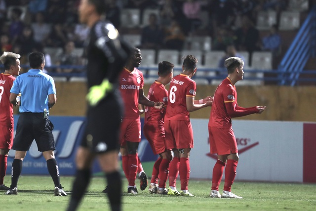 Quang Hải toả sáng, CLB Hà Nội soán ngôi đầu V-League của CLB Viettel - 4 Quang Hải toả sáng, CLB Hà Nội soán ngôi đầu V-League của CLB Viettel - 4