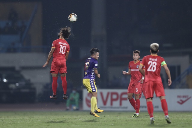 Quang Hải toả sáng, CLB Hà Nội soán ngôi đầu V-League của CLB Viettel - 2 Quang Hải toả sáng, CLB Hà Nội soán ngôi đầu V-League của CLB Viettel - 2
