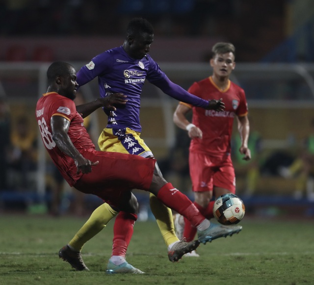 Quang Hải toả sáng, CLB Hà Nội soán ngôi đầu V-League của CLB Viettel - 7 Quang Hải toả sáng, CLB Hà Nội soán ngôi đầu V-League của CLB Viettel - 7