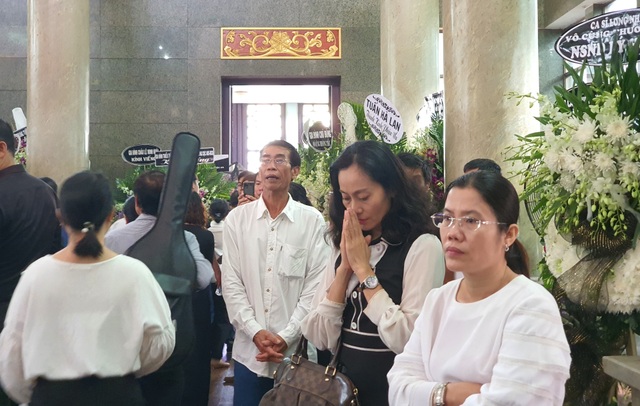 Gia đình, đồng nghiệp tiễn biệt NSND Lý Huỳnh - 11 Gia đình, đồng nghiệp tiễn biệt NSND Lý Huỳnh - 11