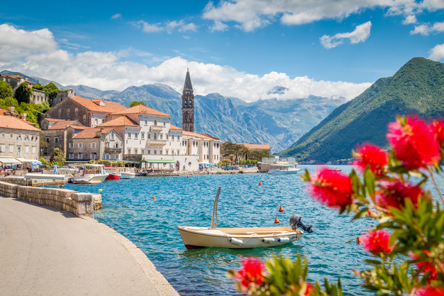 Hộ chiếu Montenegro - “Thỏi nam châm” hút nhà đầu tư Hồng Kông, Trung Quốc - 2 Hộ chiếu Montenegro - “Thỏi nam châm” hút nhà đầu tư Hồng Kông, Trung Quốc - 2
