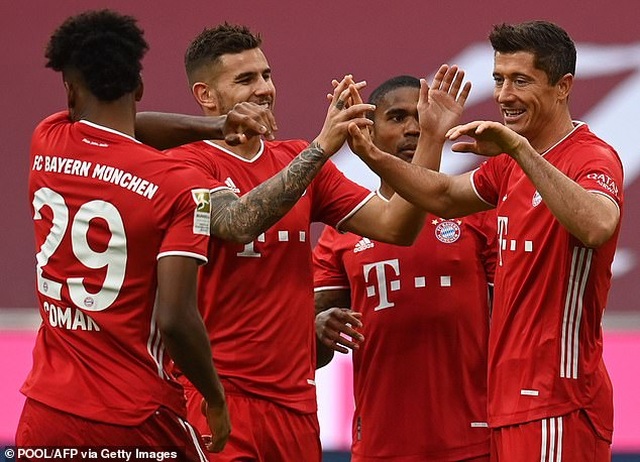 Lewandowski lập hat-trick, Bayern Munich thắng đậm Frankfurt - 2 Lewandowski lập hat-trick, Bayern Munich thắng đậm Frankfurt - 2