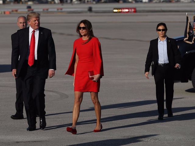 Bức ảnh làm rộ đồn đoán bà Melania Trump dùng người đóng thế - 5 Bức ảnh làm rộ đồn đoán bà Melania Trump dùng người đóng thế - 5