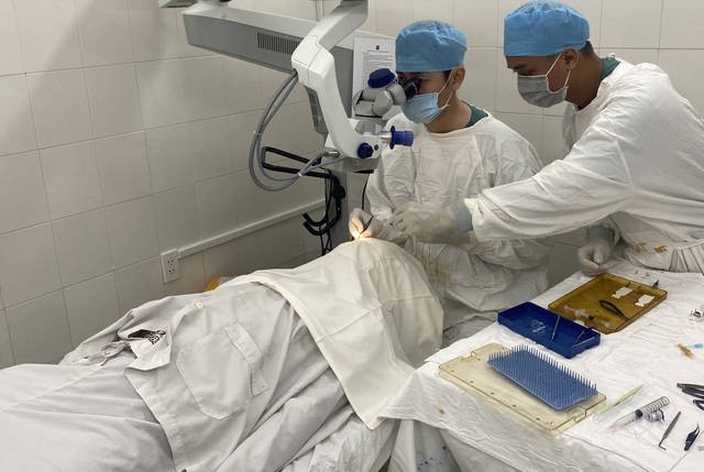 Bệnh nhân ung thư hiến giác mạc giúp 2 người tìm lại ánh sáng - 4 Bệnh nhân ung thư hiến giác mạc giúp 2 người tìm lại ánh sáng - 4