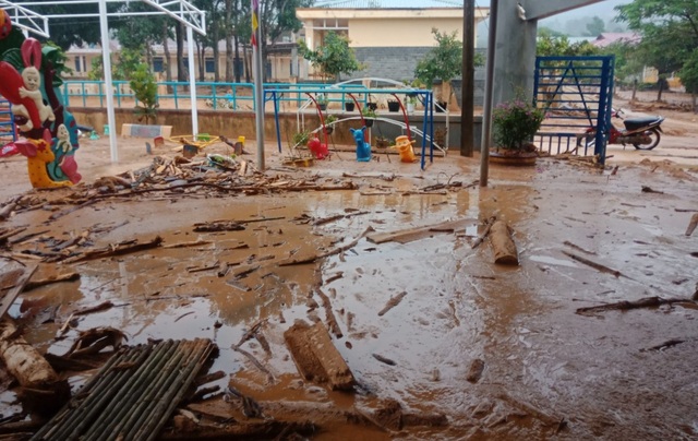Quảng Trị: Khoảng 200 trường học, hơn 800 phòng bị thiệt hại do mưa lũ - 2