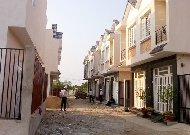 Méo mặt, ôm hận, ở khổ, bán khó vì trót ham rẻ mua nhà xây sẵn - 1 Méo mặt, ôm hận, ở khổ, bán khó vì trót ham rẻ mua nhà xây sẵn - 1