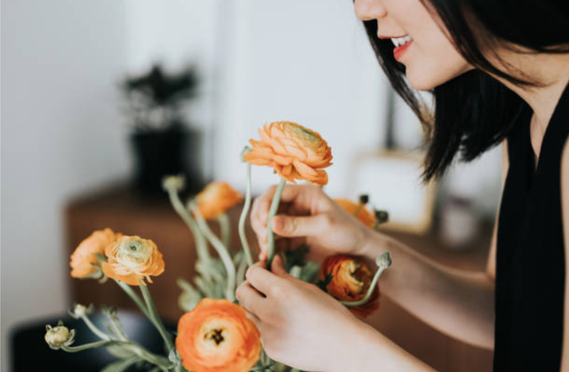Không phải mọi người vợ đều thích được chồng tặng hoa - 1 Không phải mọi người vợ đều thích được chồng tặng hoa - 1