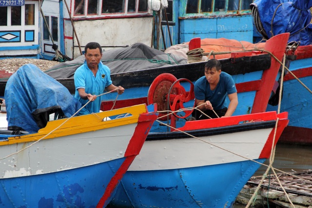 Miền Trung căng mình chuẩn bị đón siêu bão - 19 Miền Trung căng mình chuẩn bị đón siêu bão - 19