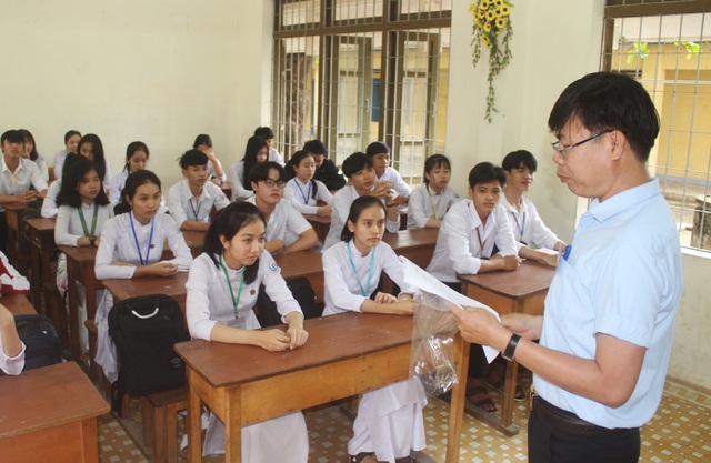 Thua Thien Hue, Phu Yen allows students across the province to drop out of school against storms - 2