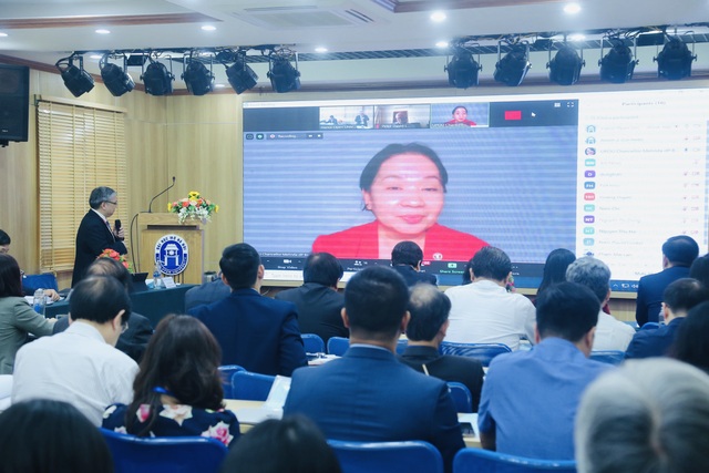 Giáo dục trực tuyến: Một cuộc “đổi mới” chưa từng có về dạy học - 4 Giáo dục trực tuyến: Một cuộc “đổi mới” chưa từng có về dạy học - 4