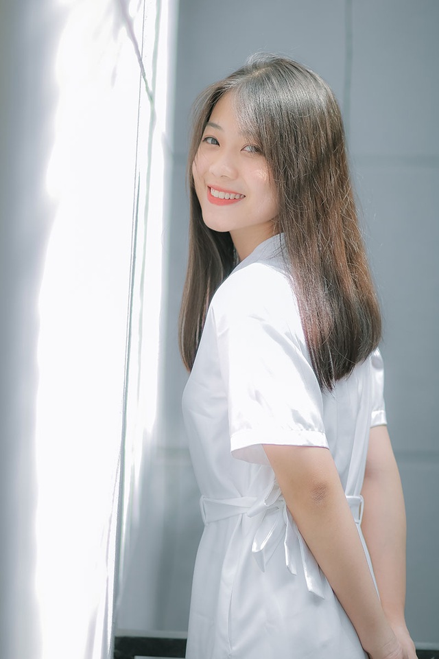 Nữ sinh ĐH Ngoại thương năng động, trong trẻo như nắng mai - 3 Nữ sinh ĐH Ngoại thương năng động, trong trẻo như nắng mai - 3