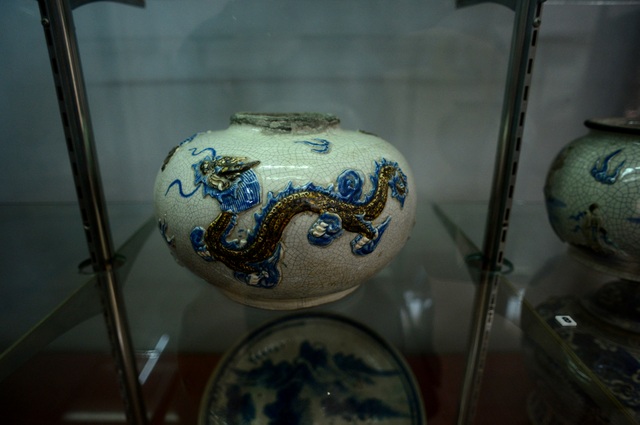 Cổ vật nhà Nguyễn.jpg Cổ vật nhà Nguyễn.jpg