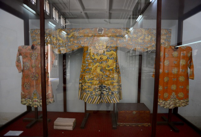 Cổ vật nhà Nguyễn.jpg Cổ vật nhà Nguyễn.jpg