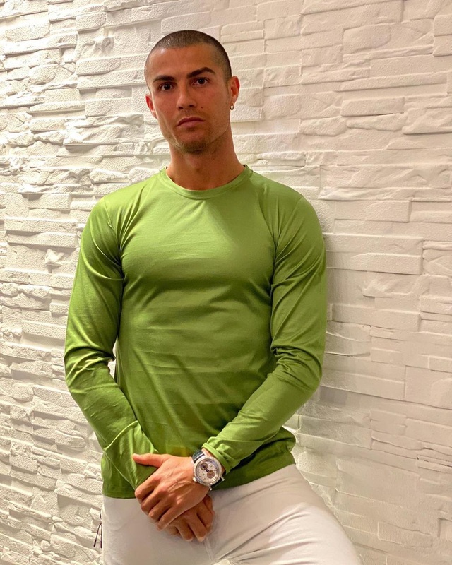 Ở chung nhà, Georgina Rodriguez không thể gặp mặt C.Ronaldo - 1 Ở chung nhà, Georgina Rodriguez không thể gặp mặt C.Ronaldo - 1