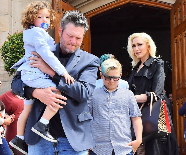 Gwen Stefani nhận lời cầu hôn của bạn trai kém 7 tuổi - 7 Gwen Stefani nhận lời cầu hôn của bạn trai kém 7 tuổi - 7