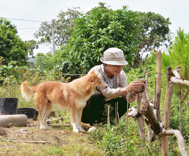 Cậu bé bóc mít thuê năm nào giờ là ông chủ vườn hồng đẹp như cổ tích - 6 Cậu bé bóc mít thuê năm nào giờ là ông chủ vườn hồng đẹp như cổ tích - 6