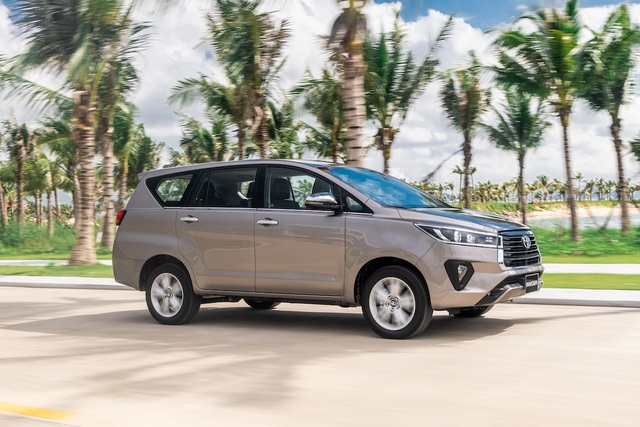 Chọn ô tô cho gia đình, tại sao Toyota Innova 2020 lại được yêu thích? - 3 Chọn ô tô cho gia đình, tại sao Toyota Innova 2020 lại được yêu thích? - 3