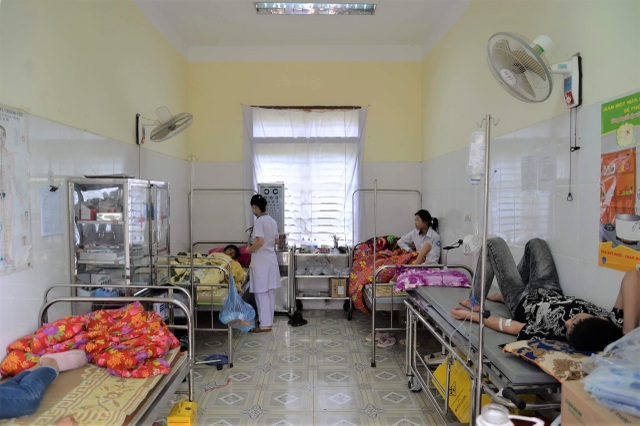 Sơn La: Hơn 40 học sinh cấp 2 nhập viện sau bữa sáng gần trường - 3 Sơn La: Hơn 40 học sinh cấp 2 nhập viện sau bữa sáng gần trường - 3