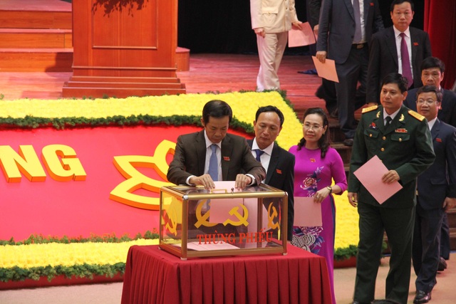 Quảng Bình khai mạc Đại hội Đảng bộ tỉnh lần thứ XVII - 3 Quảng Bình khai mạc Đại hội Đảng bộ tỉnh lần thứ XVII - 3