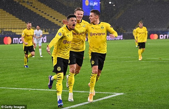 Sancho và Haaland cùng nổ súng giúp Dortmund thắng trận đầu tiên - 2 Sancho và Haaland cùng nổ súng giúp Dortmund thắng trận đầu tiên - 2
