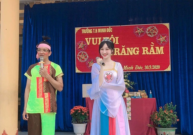 Hai cô giáo xinh đẹp “đốn tim” dân mạng trong tháng 10 - 4 Hai cô giáo xinh đẹp “đốn tim” dân mạng trong tháng 10 - 4