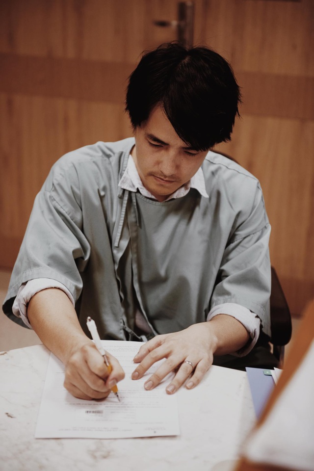 Đông Nhi chia sẻ khoảnh khắc Ông Cao Thắng căng thẳng, lo lắng chờ vợ sinh - 8 Đông Nhi chia sẻ khoảnh khắc Ông Cao Thắng căng thẳng, lo lắng chờ vợ sinh - 8