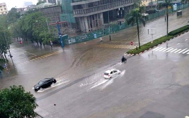 Cận cảnh thành phố Vinh bị nước bủa vây - 5 Cận cảnh thành phố Vinh bị nước bủa vây - 5