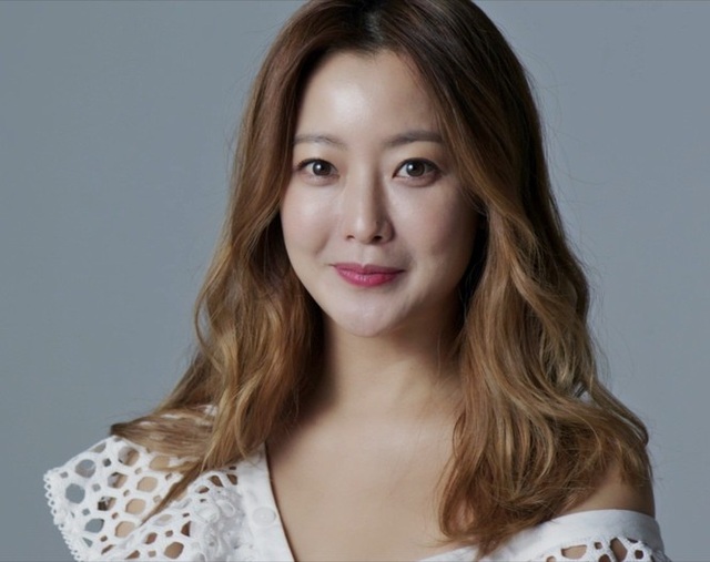 Kim Hee Sun - Mỹ nhân nhận mình đẹp hơn Song Hye Kyo, Kim Tae Hee - 24 Kim Hee Sun - Mỹ nhân nhận mình đẹp hơn Song Hye Kyo, Kim Tae Hee - 24