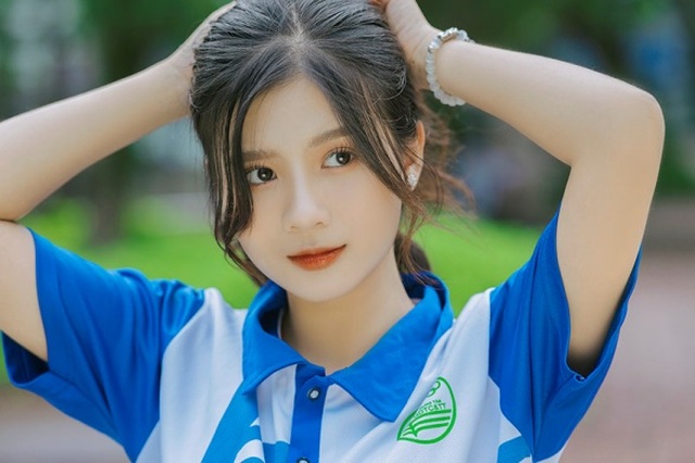 Nhan sắc thăng hạng của “hot girl mùa thi” nổi tiếng một năm trước - 3 Nhan sắc thăng hạng của “hot girl mùa thi” nổi tiếng một năm trước - 3