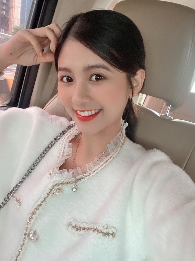 Nhan sắc thăng hạng của “hot girl mùa thi” nổi tiếng một năm trước - 8 Nhan sắc thăng hạng của “hot girl mùa thi” nổi tiếng một năm trước - 8