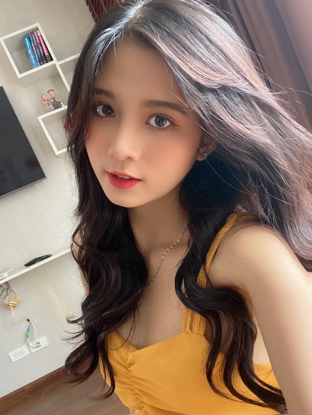 Nhan sắc thăng hạng của “hot girl mùa thi” nổi tiếng một năm trước - 9 Nhan sắc thăng hạng của “hot girl mùa thi” nổi tiếng một năm trước - 9