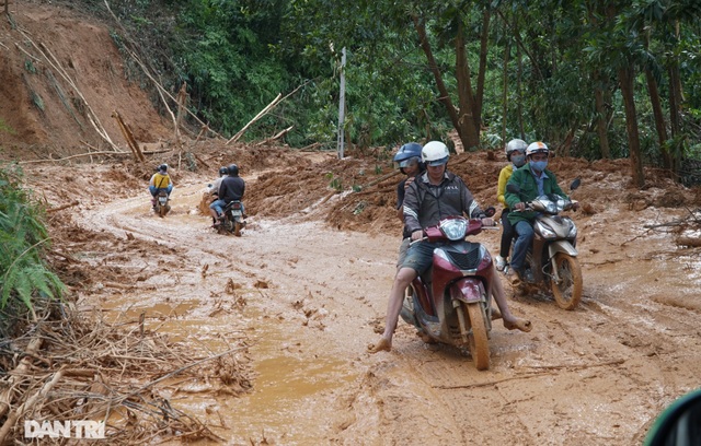 Vụ sạt lở Trà Leng: Chuyện từ những người thoát chết trong gang tấc - 11 Vụ sạt lở Trà Leng: Chuyện từ những người thoát chết trong gang tấc - 11