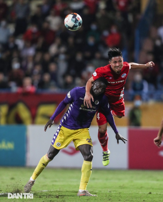 Ngôi vô địch V-League chỉ được quyết định ở vòng đấu cuối cùng? - 1 Ngôi vô địch V-League chỉ được quyết định ở vòng đấu cuối cùng? - 1