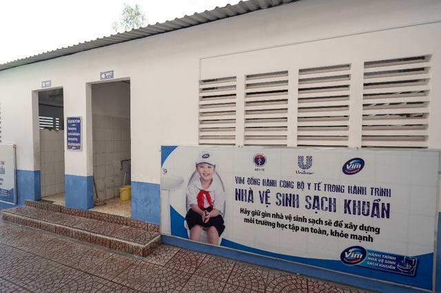 Giáo dục ý thức trẻ, chìa khóa để “giải cứu” nhà vệ sinh bẩn - 1 Giáo dục ý thức trẻ, chìa khóa để “giải cứu” nhà vệ sinh bẩn - 1