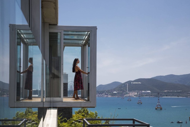 Biệt thự đá độc đáo ở Nha Trang có ban công ẩn hiện tùy thích - 15 Biệt thự đá độc đáo ở Nha Trang có ban công ẩn hiện tùy thích - 15