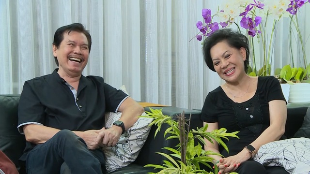 Danh ca Giao Linh trải lòng về hôn nhân bên chồng và 6 người con riêng - 2 Danh ca Giao Linh trải lòng về hôn nhân bên chồng và 6 người con riêng - 2