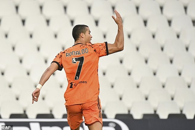 C.Ronaldo sút phạt đền kiểu panenka, Juventus thắng tưng bừng - 1 C.Ronaldo sút phạt đền kiểu panenka, Juventus thắng tưng bừng - 1