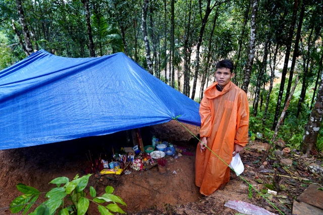 Sạt lở Trà Leng: “Không khóc nổi” bên nấm mồ của bố mẹ - 4 Sạt lở Trà Leng: “Không khóc nổi” bên nấm mồ của bố mẹ - 4