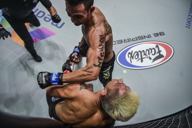 Báo châu Á: “Thành Lê đã tạo nên cú sốc trước Martin Nguyễn” - 1 Báo châu Á: “Thành Lê đã tạo nên cú sốc trước Martin Nguyễn” - 1