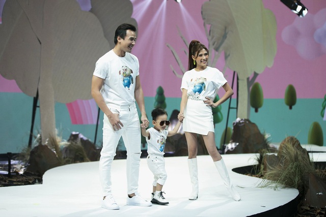 Đoan Trang, Thúy Diễm đưa con lên sàn catwalk - 4 Đoan Trang, Thúy Diễm đưa con lên sàn catwalk - 4