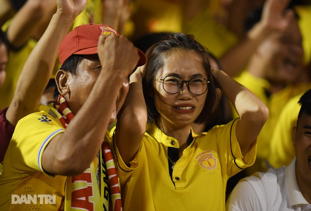 Vé trụ hạng của CLB Nam Định và nỗi buồn cựu vương V-League - 4 Vé trụ hạng của CLB Nam Định và nỗi buồn cựu vương V-League - 4